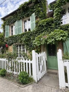Maison familiale typique et jardin de charme